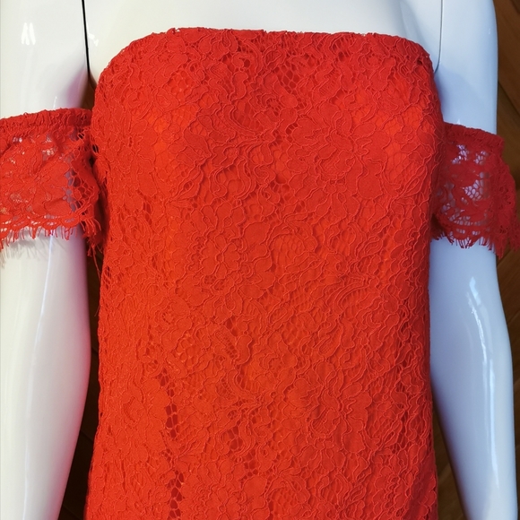 Red dress - Picture 1 of 4